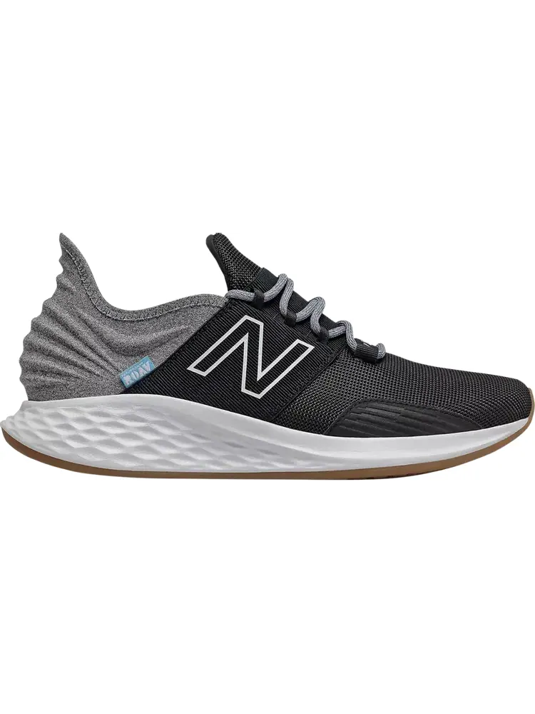 Кроссовки New Balance Fresh Foam Roav 2E Wide 'Tee Shirt - Black Light Aluminum' — изображение 1 из 1, черный