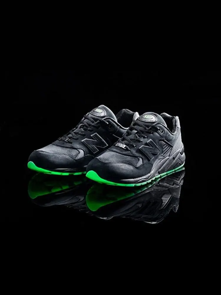 Кроссовки New Balance New Era x 580 — изображение 2 из 5, черный
