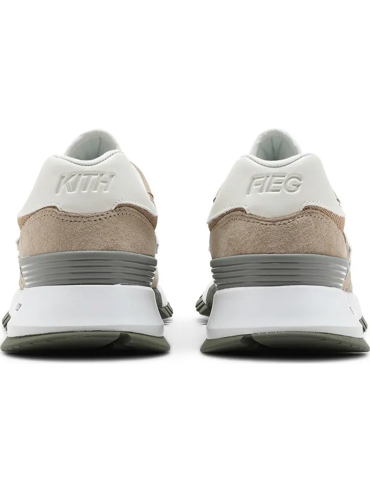 Кроссовки New Balance Ronnie Fieg x RC 1300 '10th Anniversary - White Pepper' — изображение 6 из 8, загар