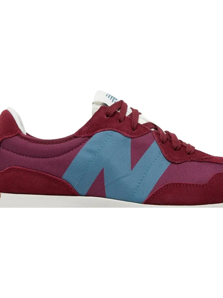 Кроссовки New Balance 327 'Garnet' — изображение 2 из 8, красный
