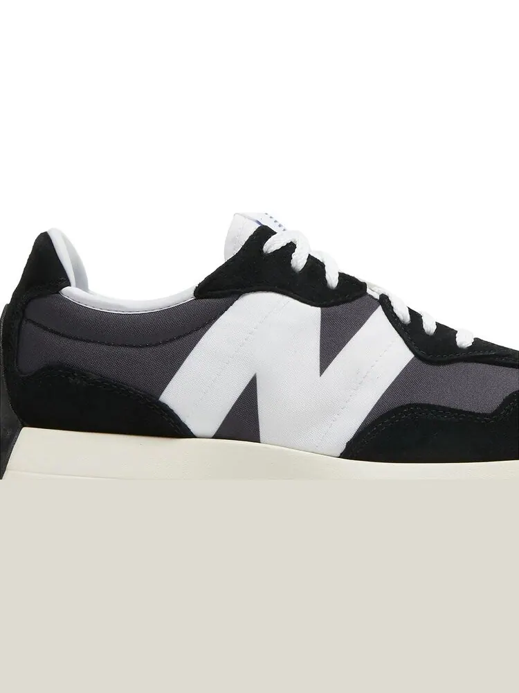 Кроссовки мужские классические New Balance 327 — изображение 2 из 8, серый