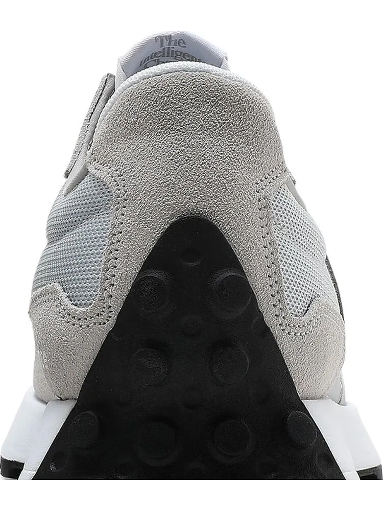 Кроссовки New Balance 327 'Rain Cloud Metallic Silver' — изображение 7 из 8, серый