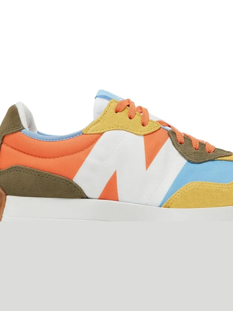 Кроссовки New Balance 327 'Wheat Field Red Clay' — изображение 2 из 8, коричневый