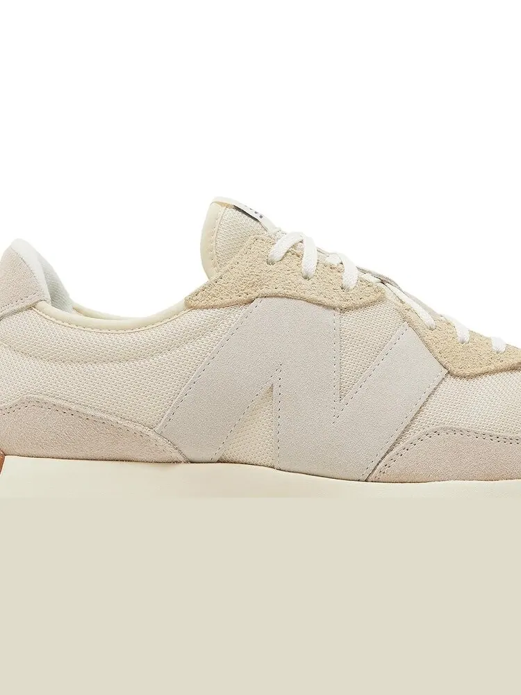 Кроссовки New Balance 327 'Nimbus Cloud Crimson' — изображение 2 из 8, бежевый