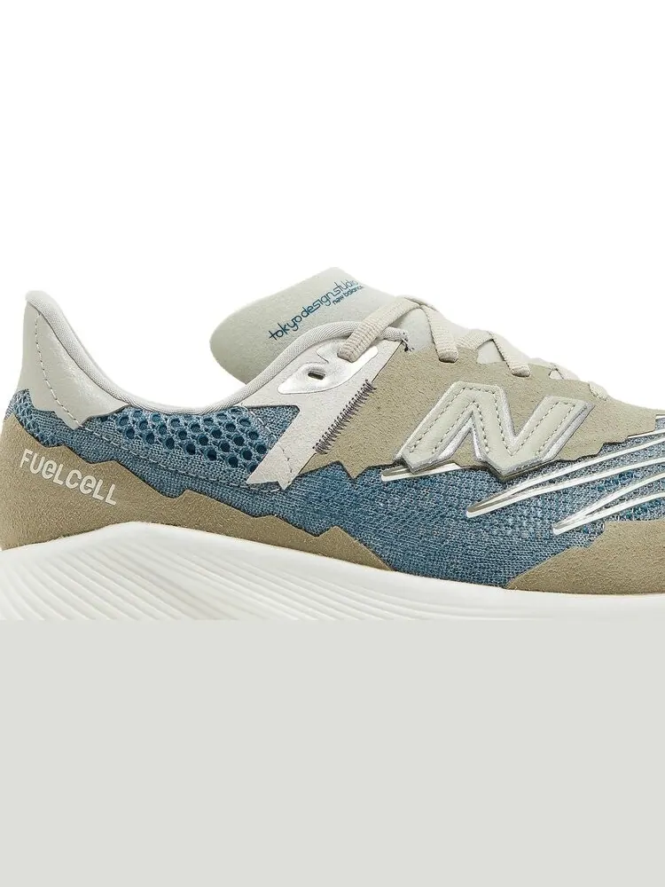 Кроссовки New Balance Tokyo Design Studio x FuelCell RC Elite v2 'Japan' — изображение 2 из 8, синий