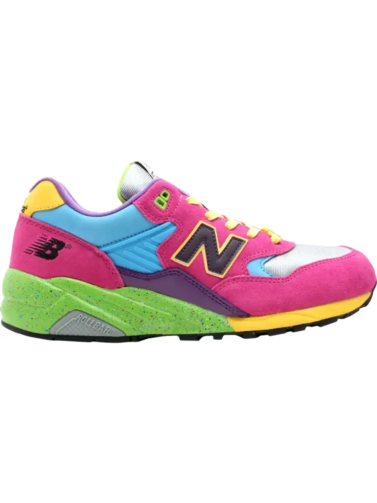 Кроссовки New Balance Mt580 Undefeated — изображение 1 из 1, красный