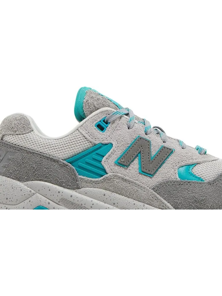 Кроссовки New Balance Palace x 580 'Gargoyle Lapis Blue' — изображение 2 из 8, серый