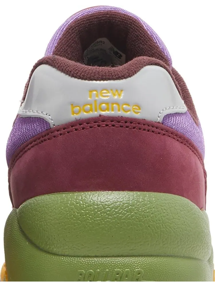 Кроссовки New Balance Stray Rats x 580 'Tribute to 2007 - Burgundy' — изображение 7 из 8, красный