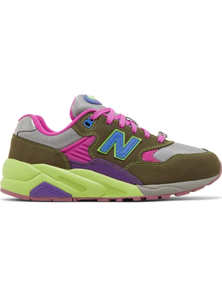 Кроссовки New Balance Stray Rats x 580 'Tribute to 2007 - Dark Moss' — изображение 1 из 8, зеленый
