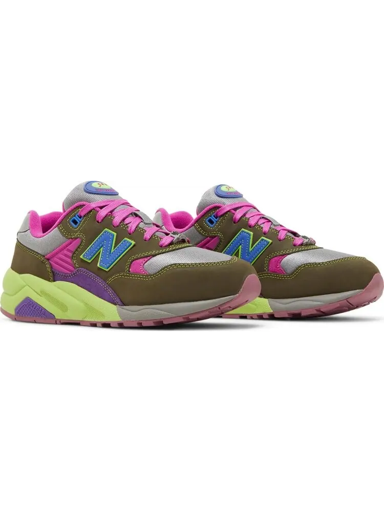 Кроссовки New Balance Stray Rats x 580 'Tribute to 2007 - Dark Moss' — изображение 8 из 8, зеленый
