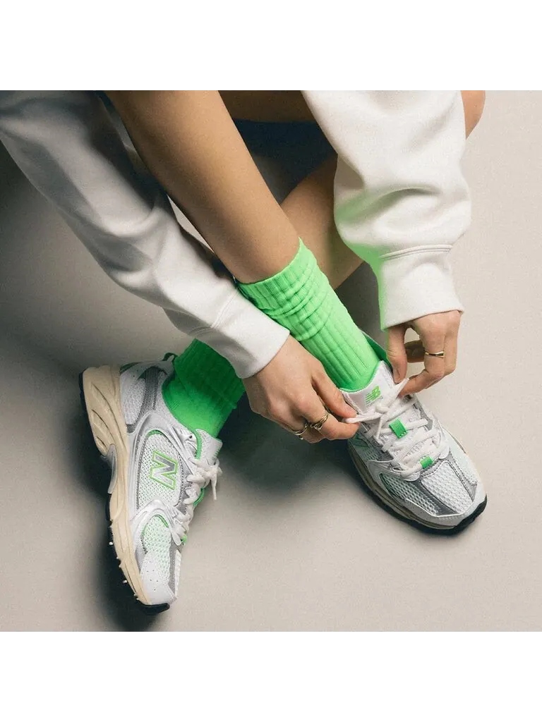 Кроссовки New Balance 530 унисекс, белый со светло-зеленым — изображение 2 из 11