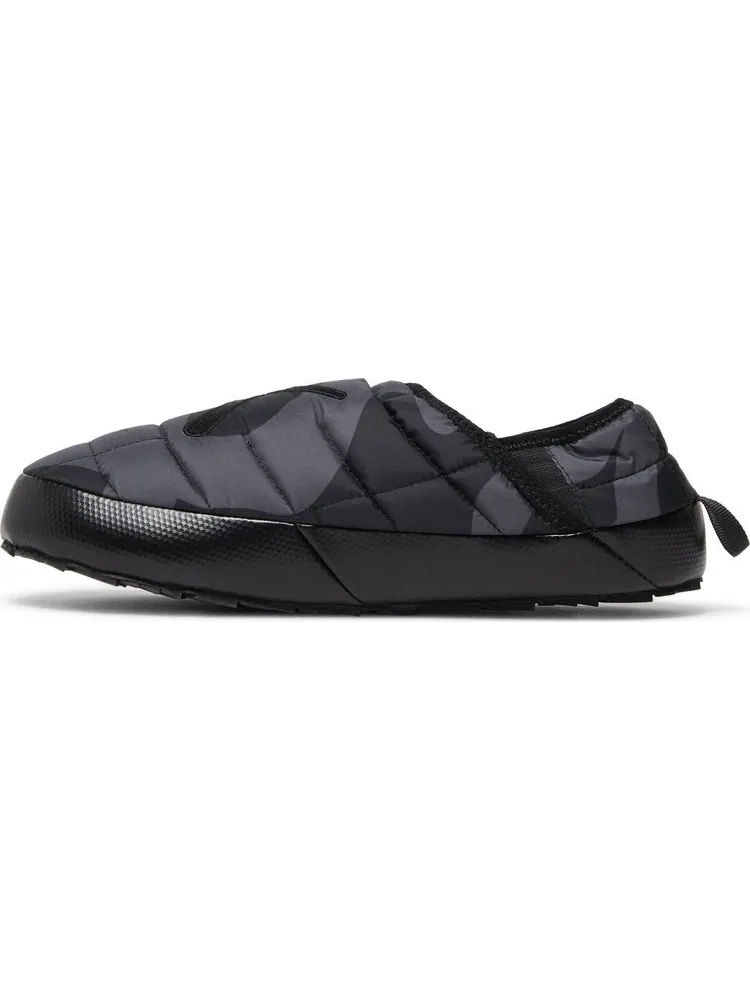 Кроссовки KAWS x ThermoBall Traction Mule VP Black Camo — изображение 3 из 8, черный
