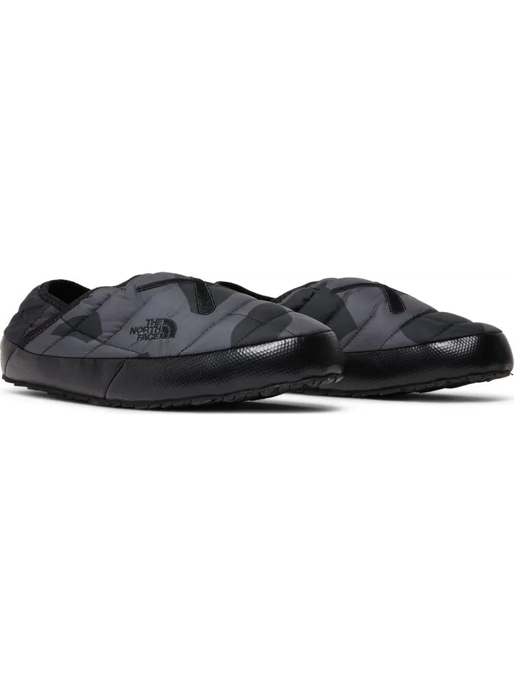 Кроссовки KAWS x ThermoBall Traction Mule VP Black Camo — изображение 8 из 8, черный