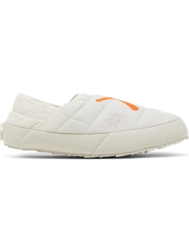 Кроссовки KAWS x ThermoBall Traction Mule VS Moonlight Ivory Orange — изображение 1 из 8, белый