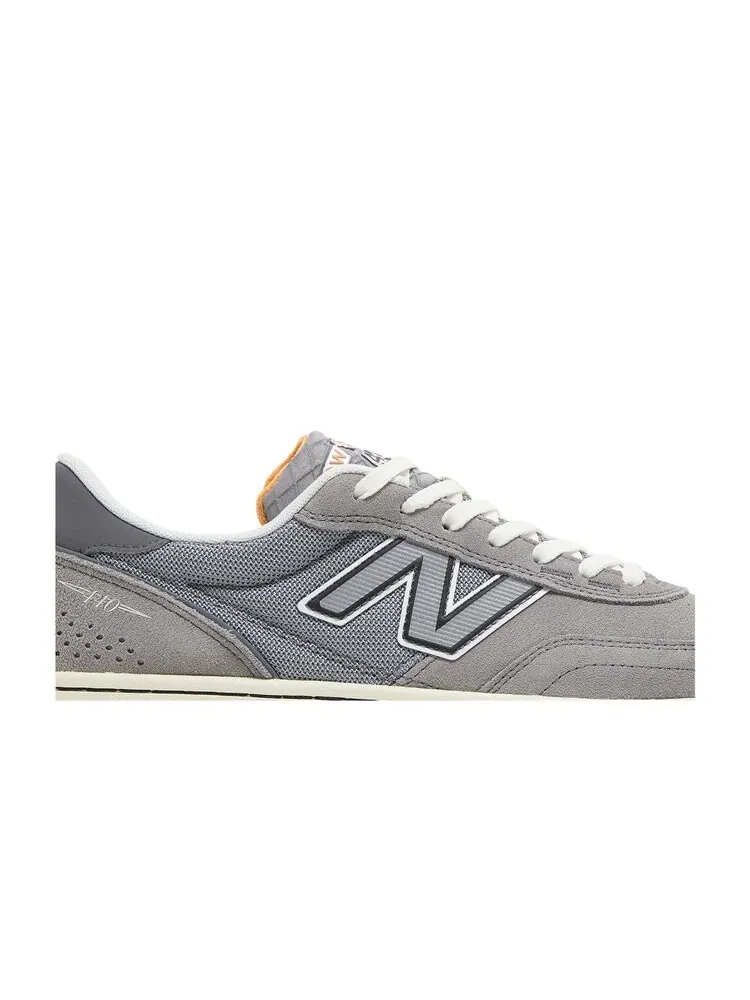 Кроссовки New Balance Vu Skateshop x Numeric 440 V2 — изображение 2 из 4, серый