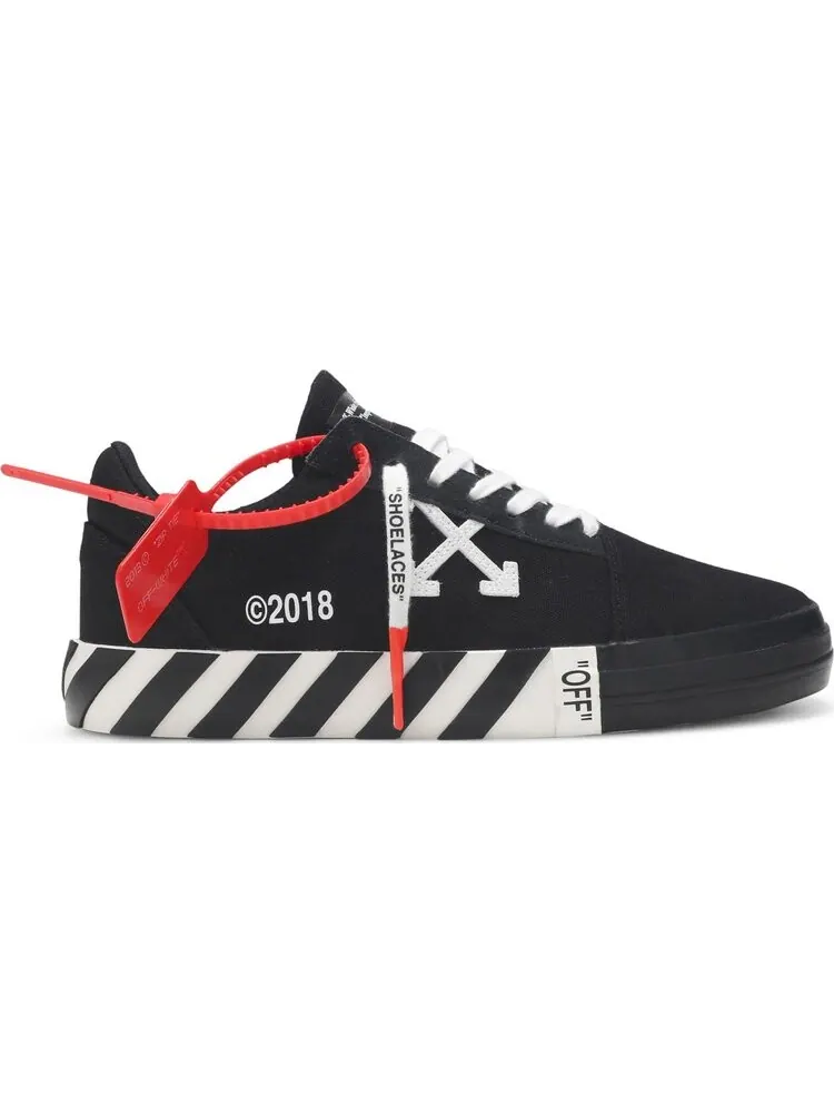 Кроссовки Off-White Vulc Low Top Black — изображение 1 из 8, черный