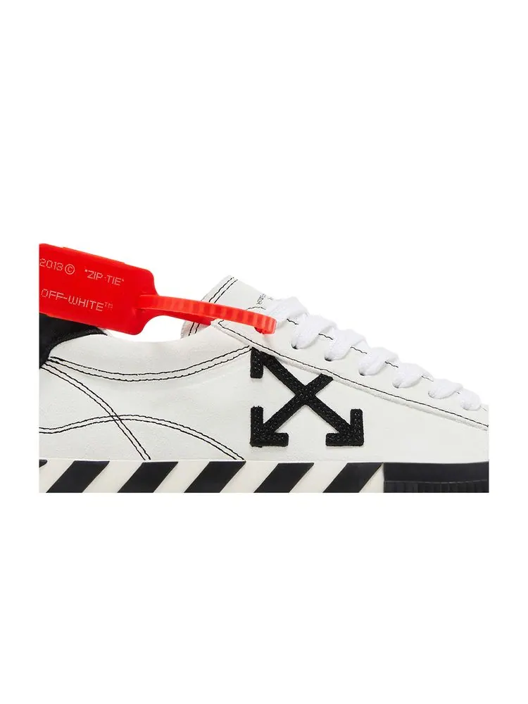 Кроссовки Off-White Wmns Arrow Vulcanized Low 'White Black' — изображение 2 из 8, белый черный