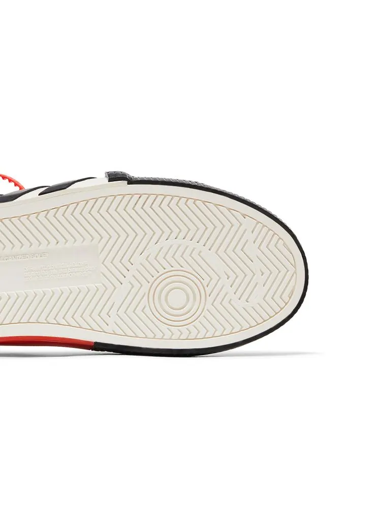 Кроссовки Off-White Wmns Arrow Vulcanized Low 'White Black' — изображение 5 из 8, белый черный