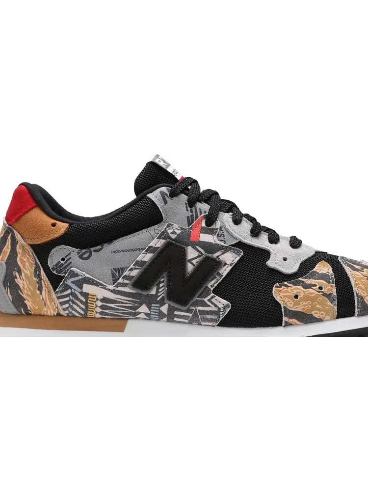Кроссовки New Balance Sneakersnstuff x 770 Made in England 'Secret Flimby Experiment' — изображение 2 из 8, мульти