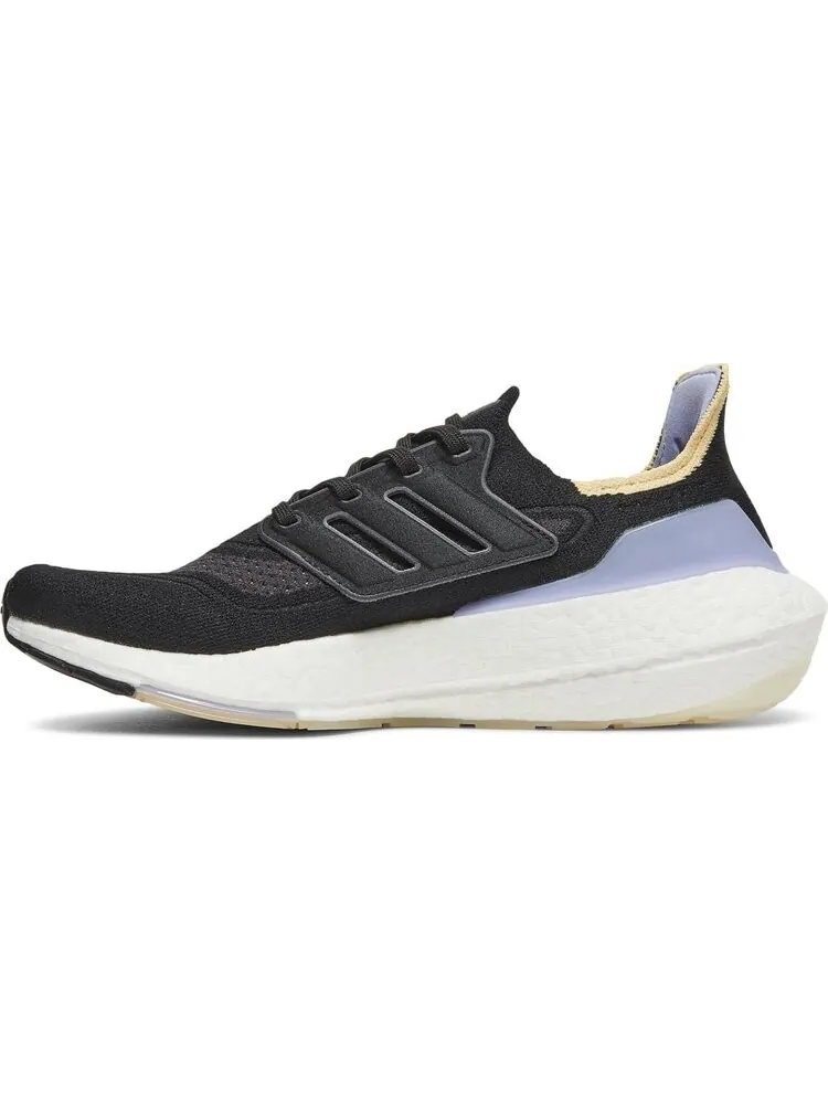Кроссовки Adidas Wmns UltraBoost 21 'Black Violet Tone' — изображение 3 из 8, черный
