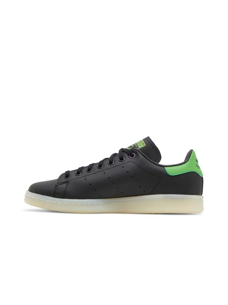 Кроссовки Adidas Marvel x Stan Smith Big Kid — изображение 3 из 4, черный