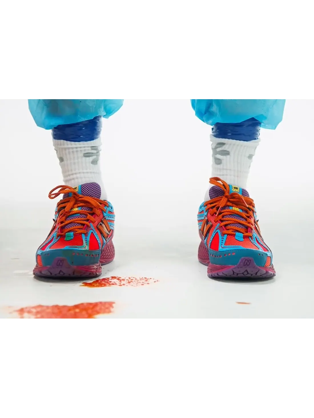 Кроссовки New Balance 1906R x Salehe Bembury 'Heat Be Hot - Magma' — изображение 6 из 12, синий/оранжевый