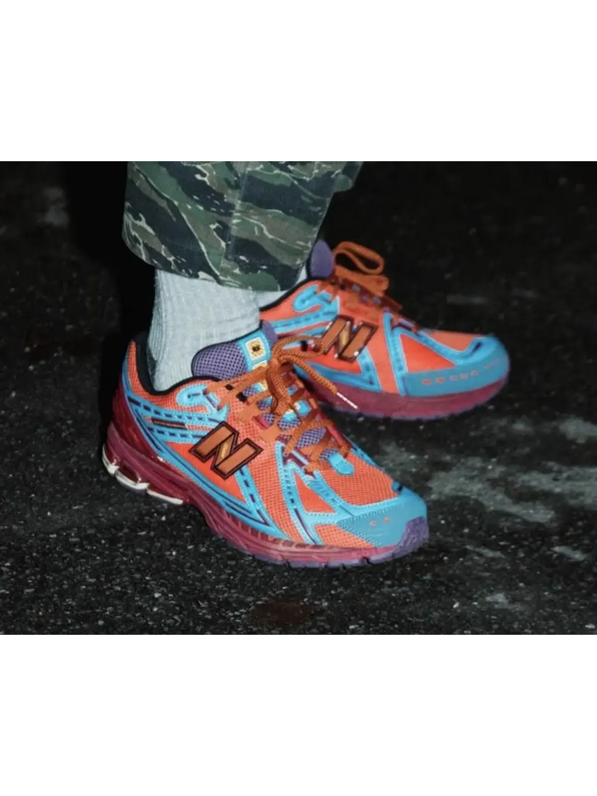 Кроссовки New Balance 1906R x Salehe Bembury 'Heat Be Hot - Magma' — изображение 10 из 12, синий/оранжевый