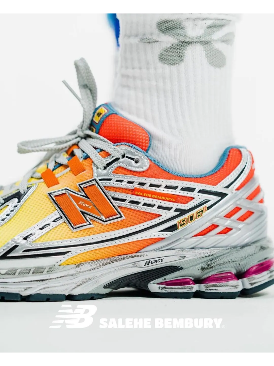 Кроссовки New Balance 1906R x Salehe Bembury 'Heat Be Hot - Lava' — изображение 9 из 12, желтый/красный