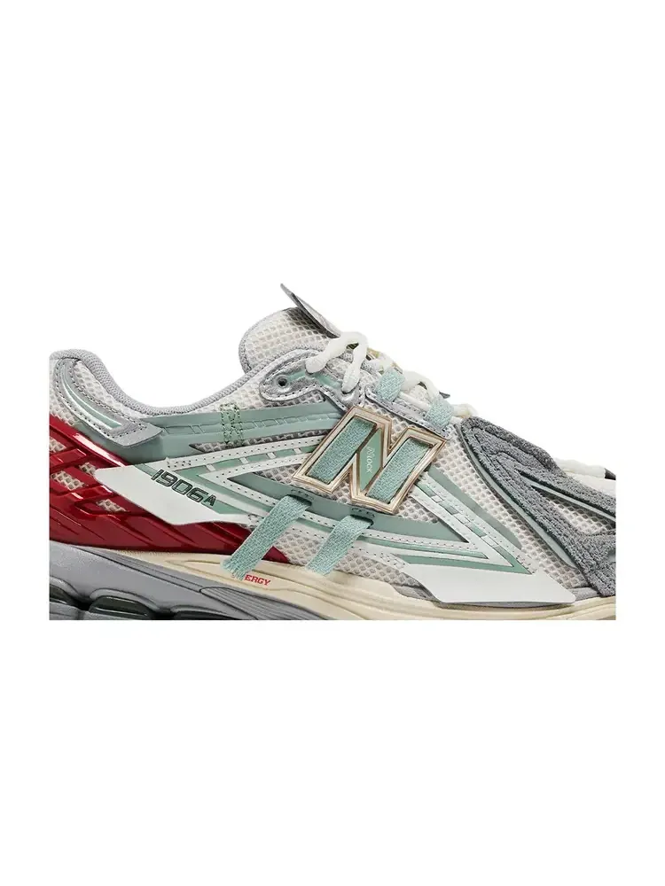 Кроссовки New Balance 1906 'Sea Salt Lone Star Grey' — изображение 2 из 8, серый