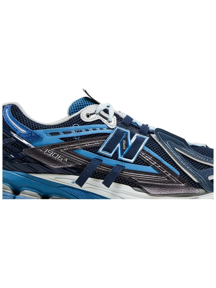 Кроссовки New Balance 1906A 'Deep Blue' — изображение 2 из 8, синий