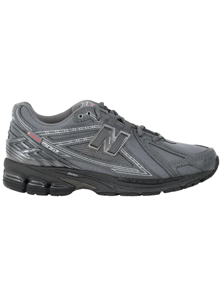 Кроссовки New Balance 1906R — изображение 1 из 1, серый