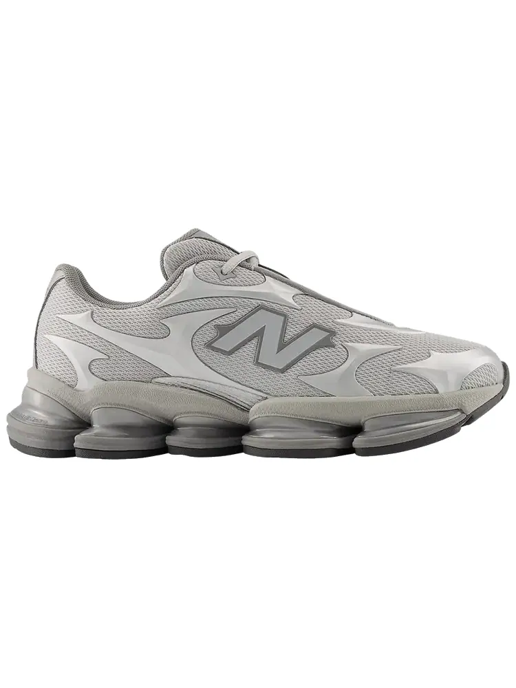 Кроссовки New Balance 2000 — изображение 1 из 1, серебряный