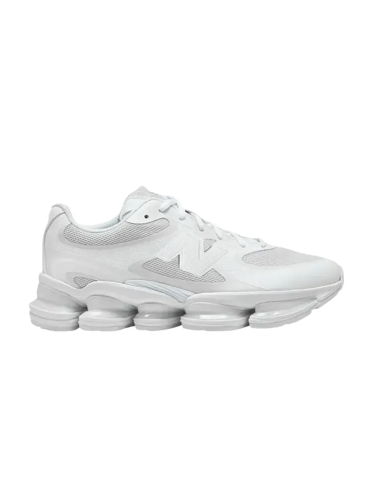 Кроссовки New Balance 2000 — изображение 1 из 1, белый серый