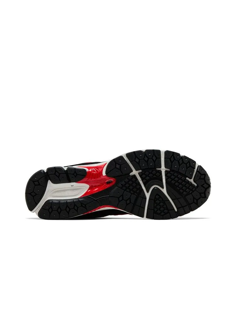 Кроссовки New Balance 2002R 'True Red Black' — изображение 5 из 9, красный/черный