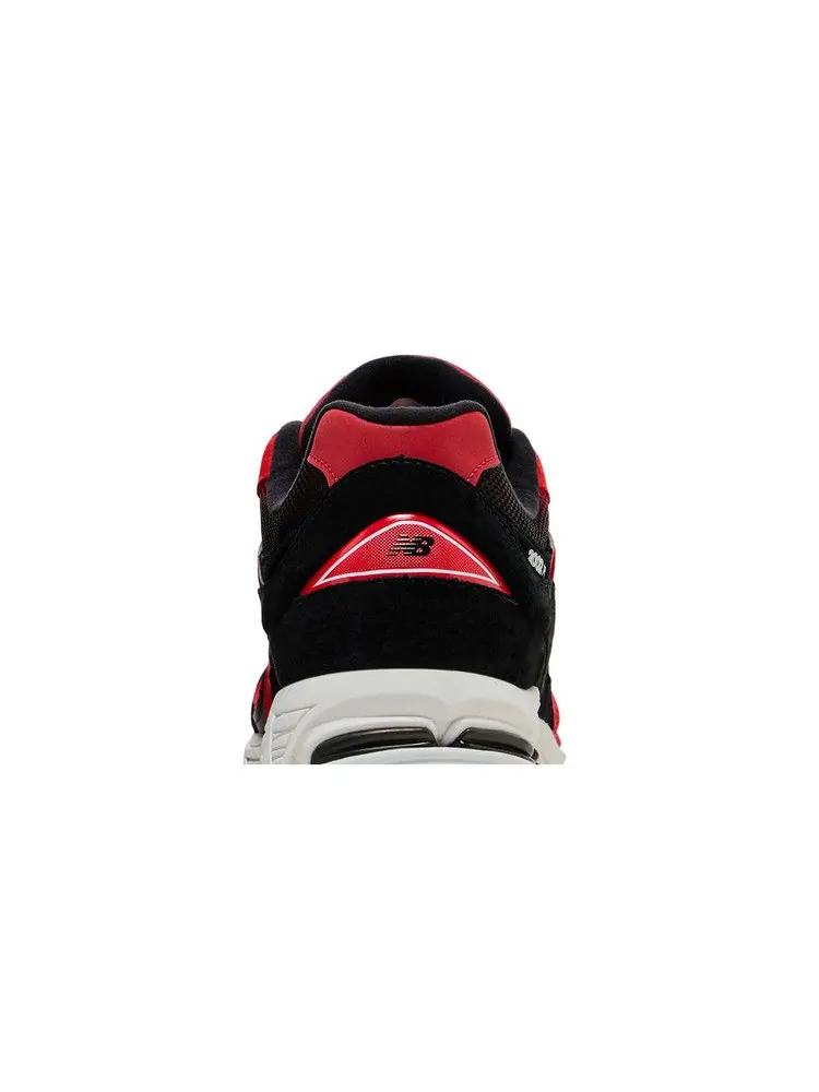 Кроссовки New Balance 2002R 'True Red Black' — изображение 8 из 9, красный/черный