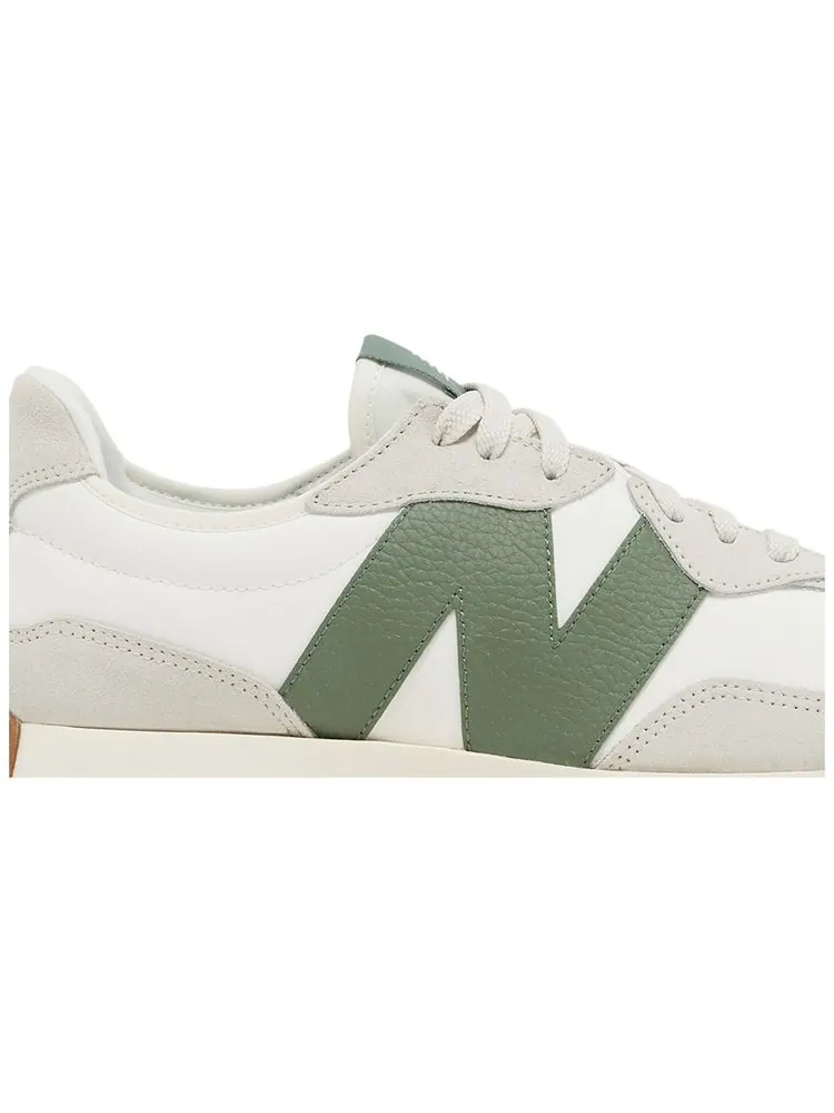 Кроссовки New Balance 327 'Moonbeam Forest Green' — изображение 2 из 8, бежевый