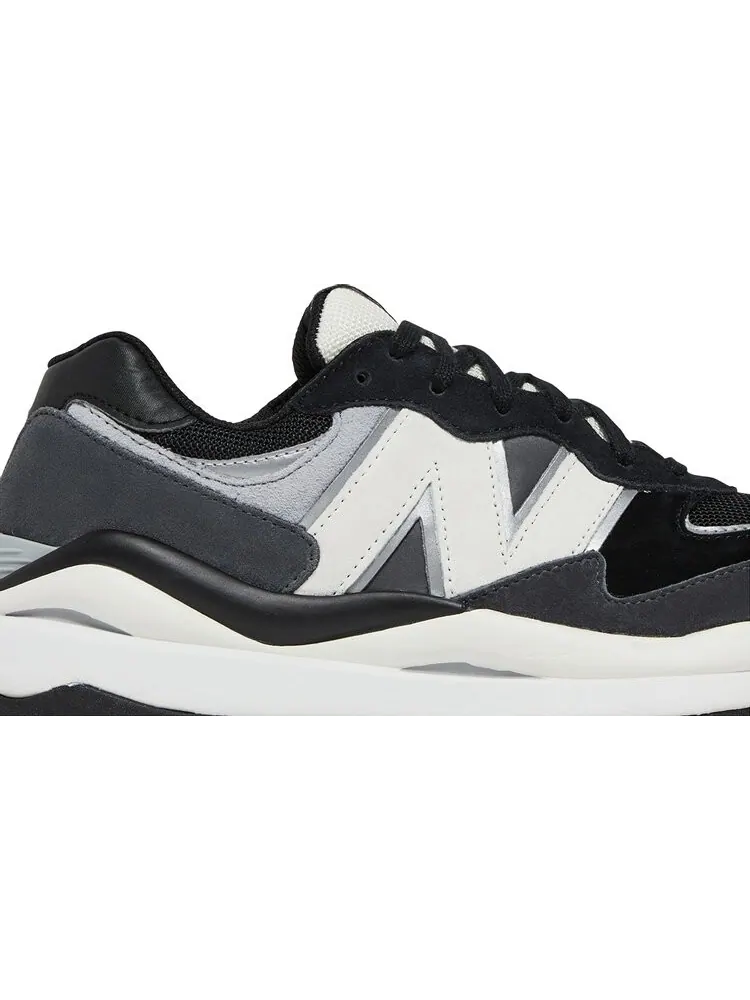 Кроссовки New Balance FIGS x 57/40 'Black White' — изображение 2 из 8, черный