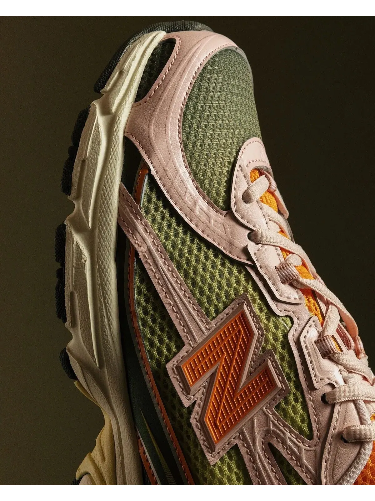 Кроссовки унисекс CNCPTS x New Balance 740 'Saignée' — изображение 12 из 17, розовый/зеленый