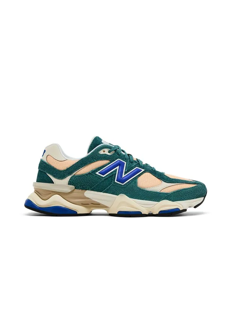 Кроссовки New Balance 9060 New Spruce / Peach Blossom — изображение 1 из 8, белый