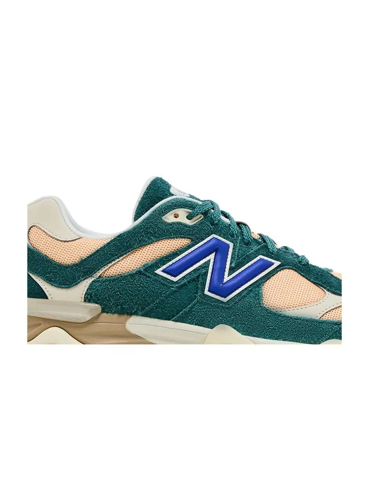 Кроссовки New Balance 9060 New Spruce / Peach Blossom — изображение 2 из 8, белый