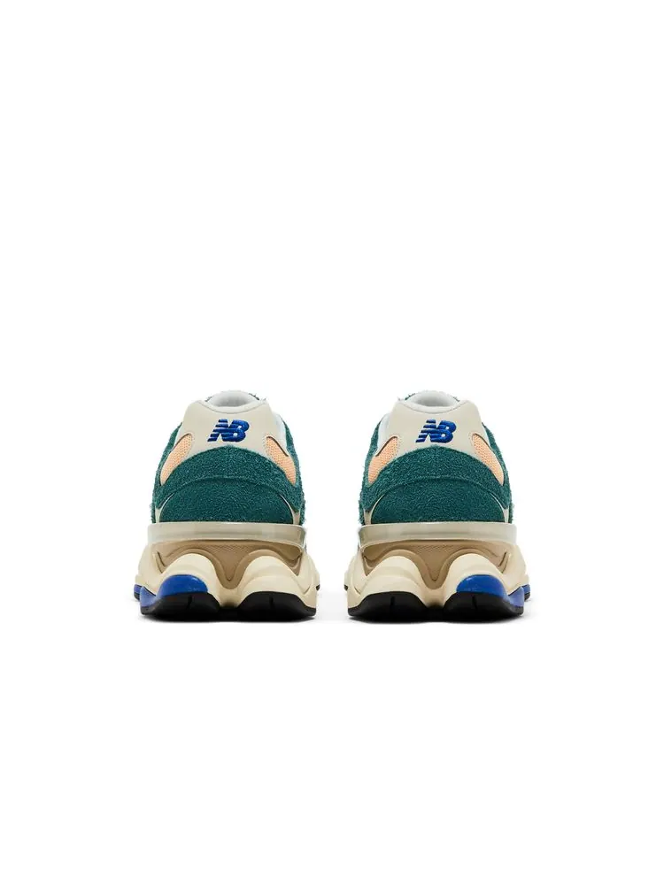 Кроссовки New Balance 9060 New Spruce / Peach Blossom — изображение 6 из 8, белый