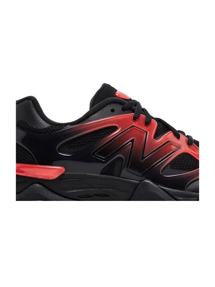 Кроссовки New Balance 9060 Gradient Pack - Black Red — изображение 2 из 6, черный красный