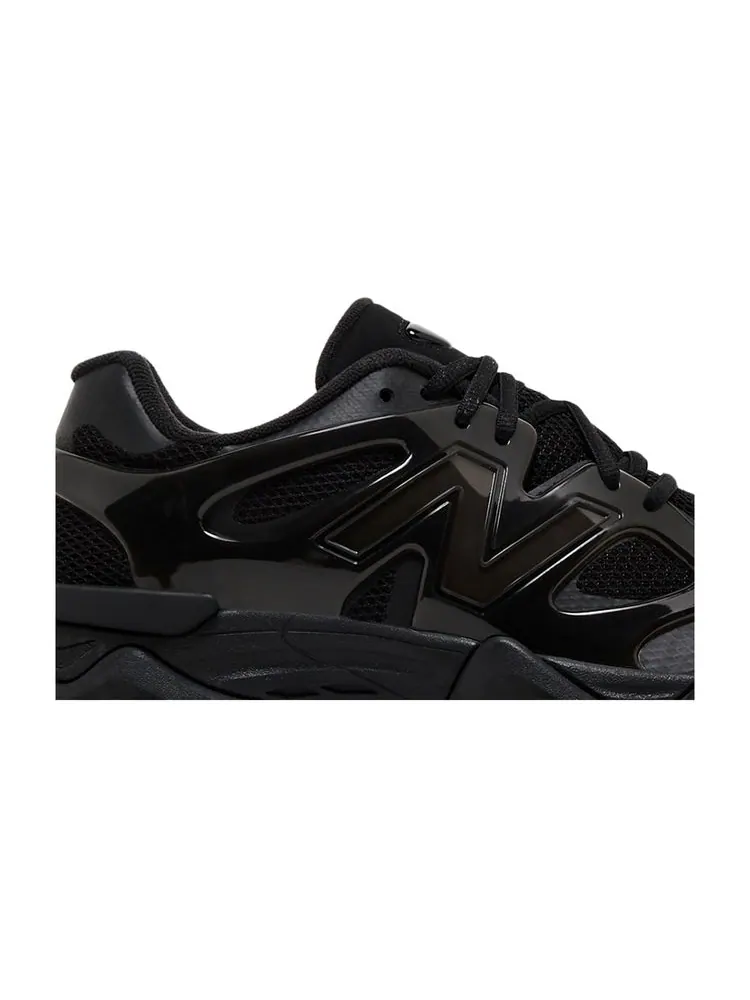 Кроссовки New Balance 9060 'Black Cat' — изображение 2 из 8, черный