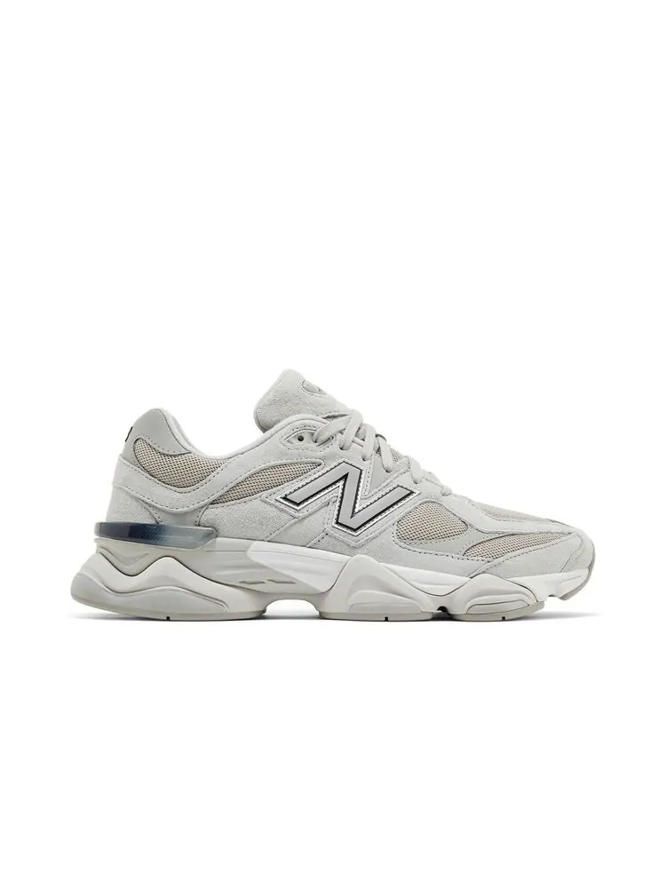 Кроссовки New Balance 9060 Silver Metallic Grey — изображение 1 из 6
