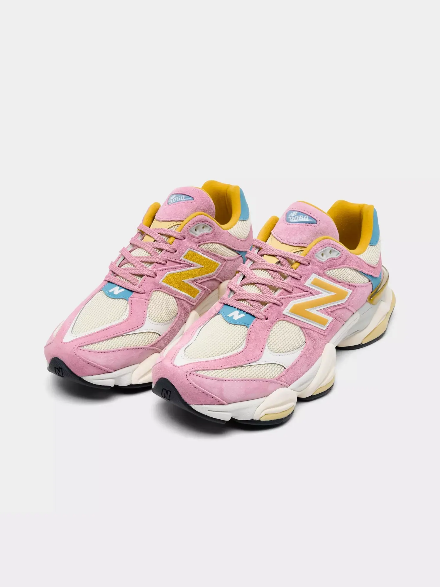 Кроссовки New Balance 9060 'Pink Suede' — изображение 2 из 7, розовый