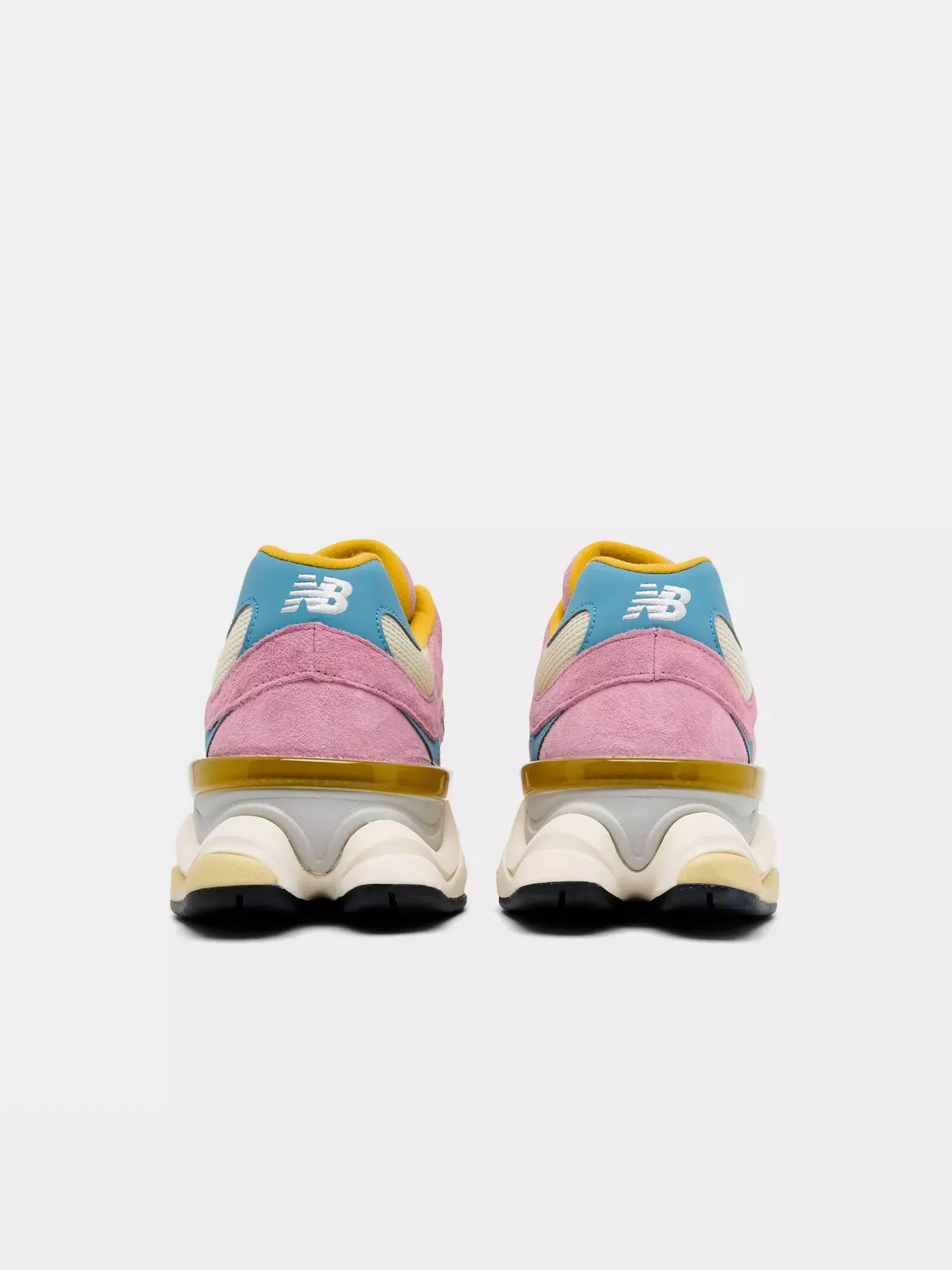 Кроссовки New Balance 9060 'Pink Suede' — изображение 4 из 7, розовый