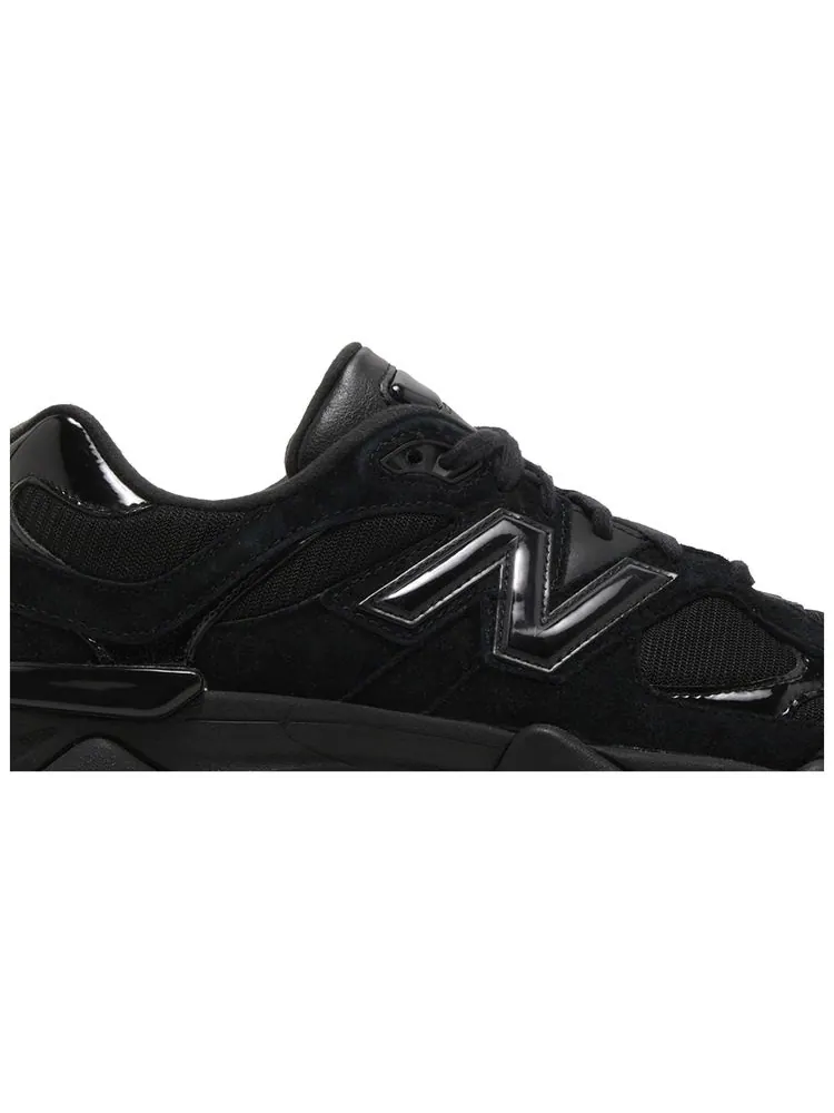 Кроссовки New Balance 9060 'Triple Black Suede Patent' — изображение 2 из 8, черный