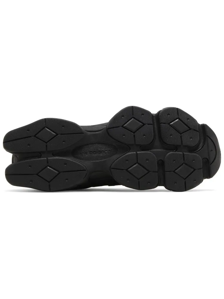 Кроссовки New Balance 9060 'Triple Black Suede Patent' — изображение 4 из 8, черный