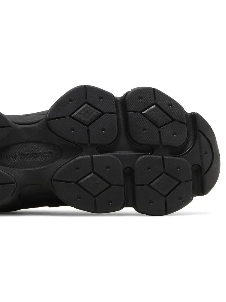 Кроссовки New Balance 9060 'Triple Black Suede Patent' — изображение 5 из 8, черный