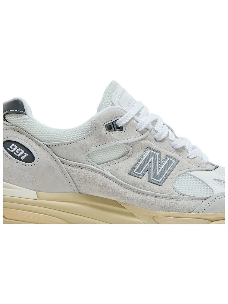 Кроссовки New Balance 991v2 Made in England 'Wind Chime' — изображение 2 из 8, бежевый